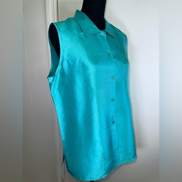VINTAGE 100% Silk Blue Sleeveless Button Down Shirt with Dress Collar - Picture 4 of 9